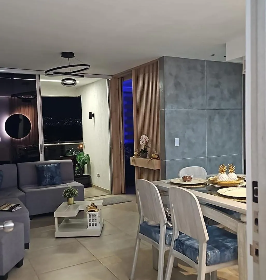 Apartamento Con Hermosa Vista En Cali 0*,